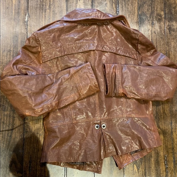 Like New Andrew Marc Leather Jacket size Medium - Picture 7 of 10